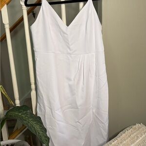 Elegant White Sleeveless Dress